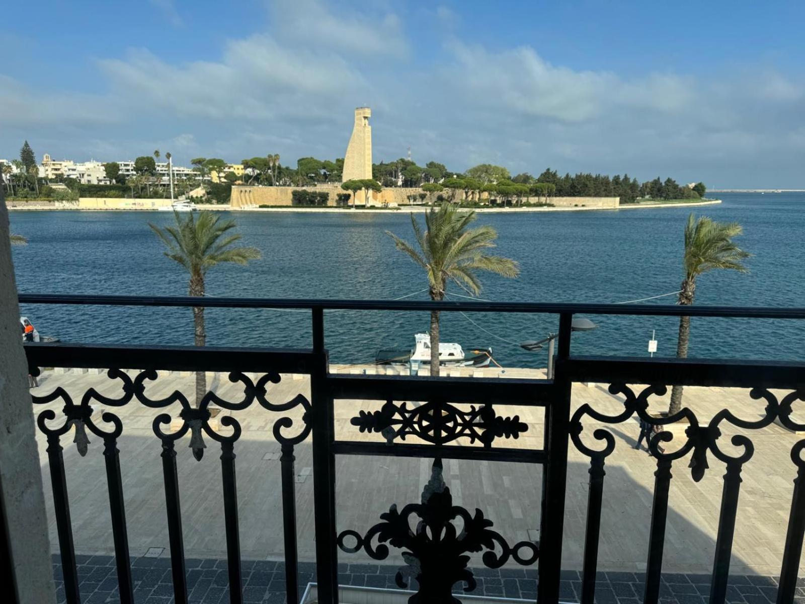 דירות ברינדיזי Regina Del Porto מראה חיצוני תמונה